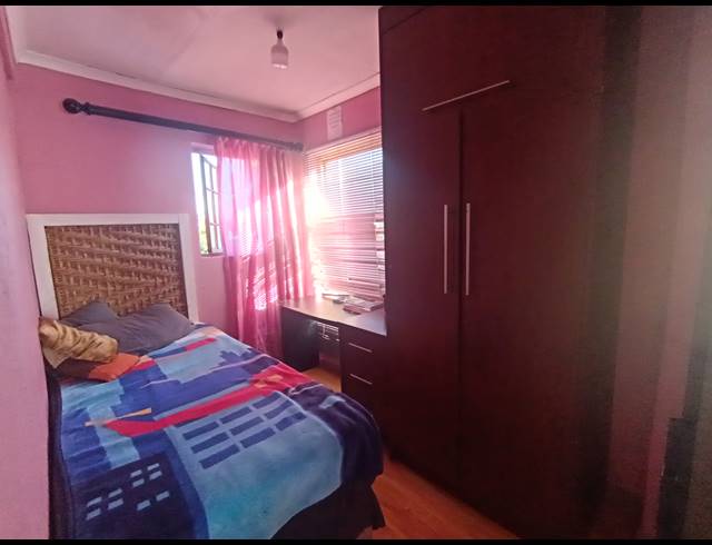 4 BEDROOM HOUSE FOR SALE IN VISTA PARK